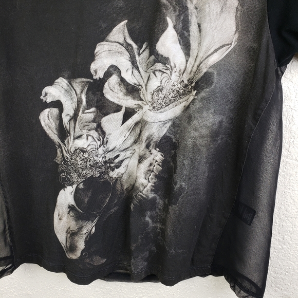 NWT RELIGION London 'We Live In Black' Skull Tattoo Graphic Print Tee size M - Picture 5 of 12